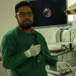 Especialista en urología con experiencia en procedimientos de mínima invasión (sin necesidad de realizar herida quirúrgica abierta) para tratar enfermedades de los riñones, vías urinarias, próstata, vejiga y genitales.