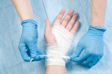 Atención a lesiones y fracturas en mano y muñeca.